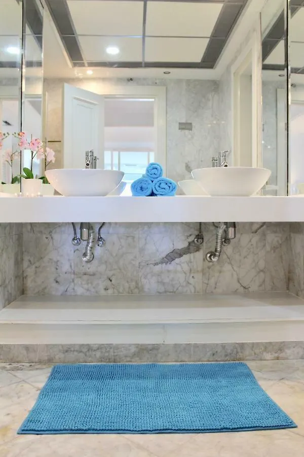 Puerto Banus 2 Bedrooms Oceanfront C Marbella